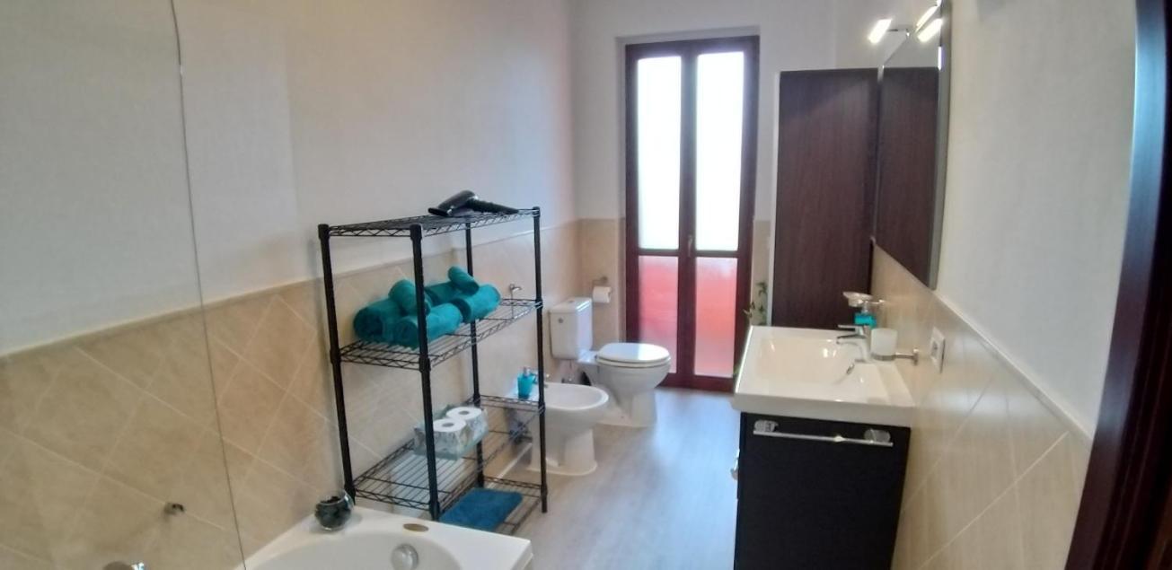 Casa Rosy - Stanza Privata Con Bagno Esclusivo E Parcheggio Gratuito Apartment Porto Torres Luaran gambar